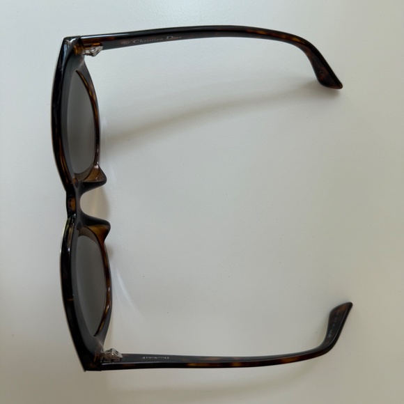 Vintage Dior Diorsoft1 Butterfly Sunglasses (Tortoiseshell and Matte Black) - Picture 8 of 12